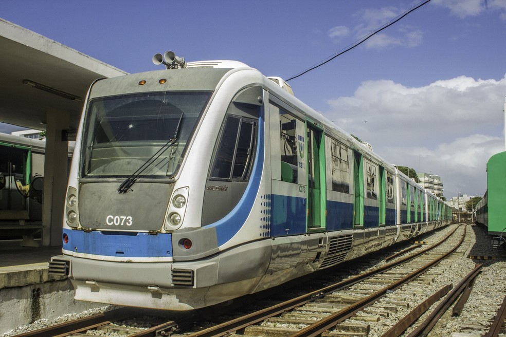 Uso de máscaras passa a ser obrigatório em trens e VLTs de Alagoas
