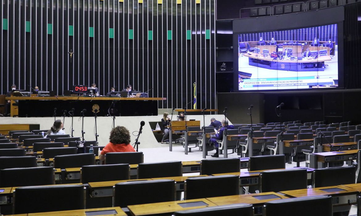 Câmara aprova em 1º turno alterações na PEC do Orçamento de Guerra