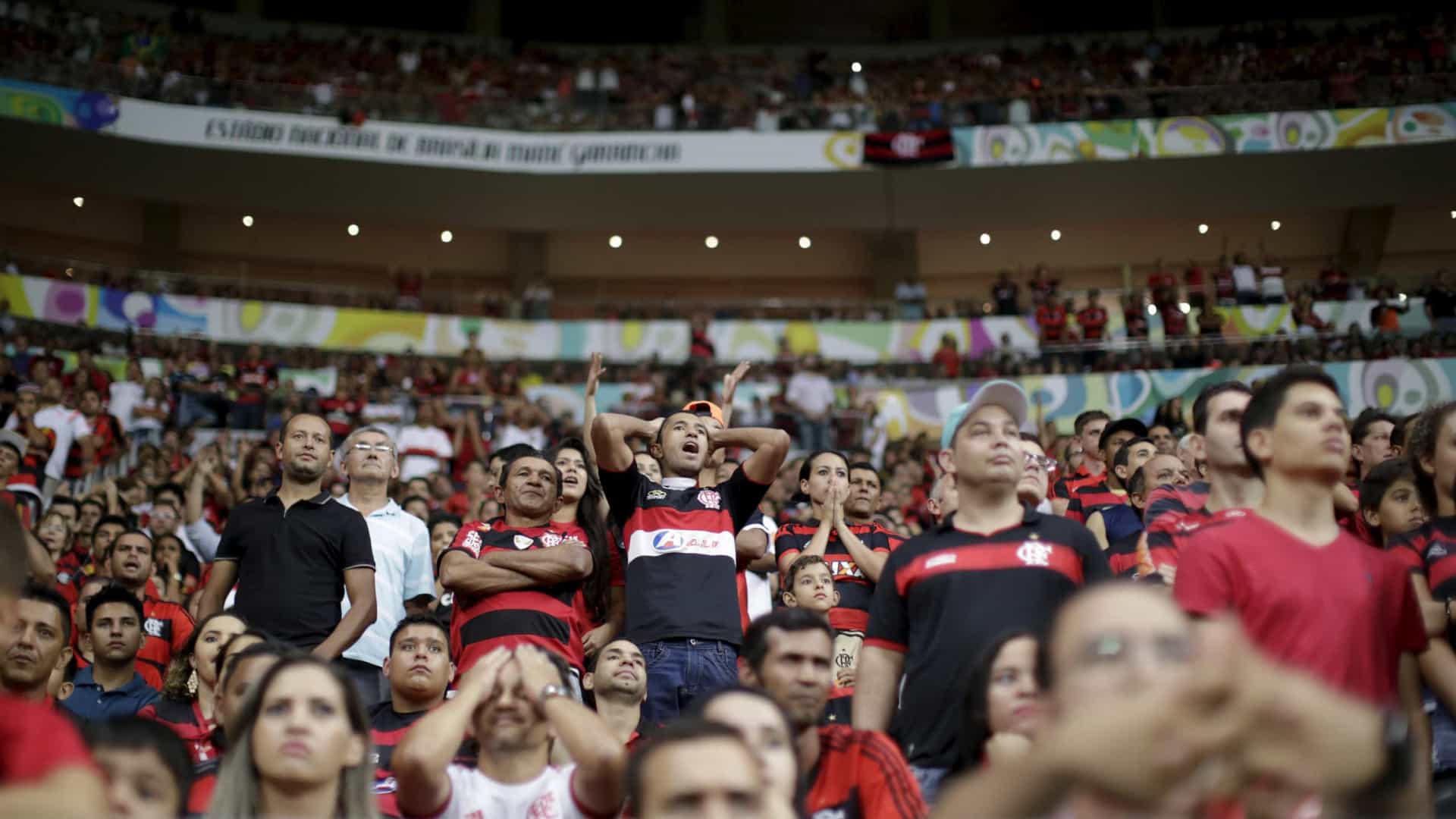 Pelo menos oito funcionários do Flamengo estão com Covid-19
