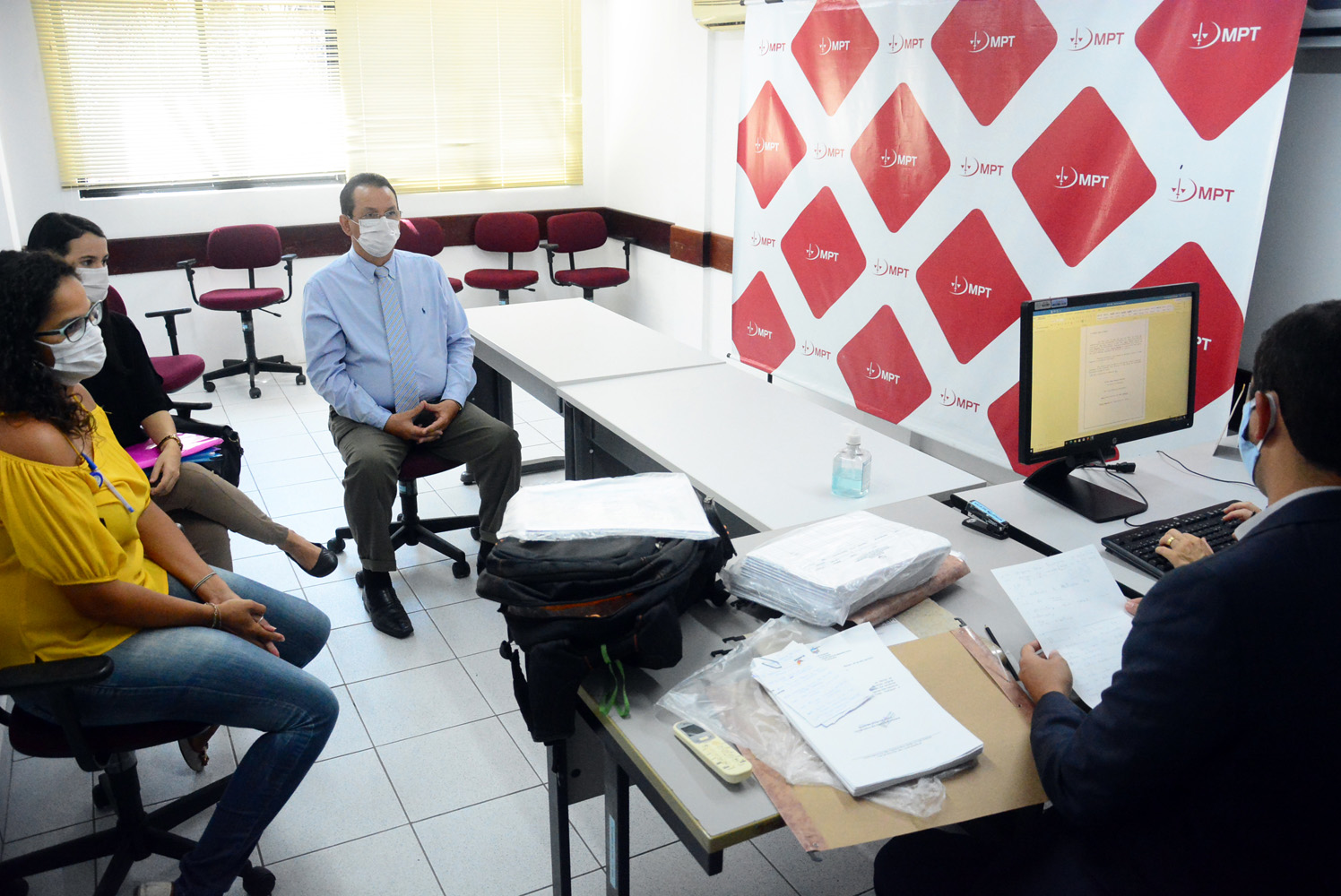 MPT solicita que HGE apresente comprovantes de fornecimento de EPIs