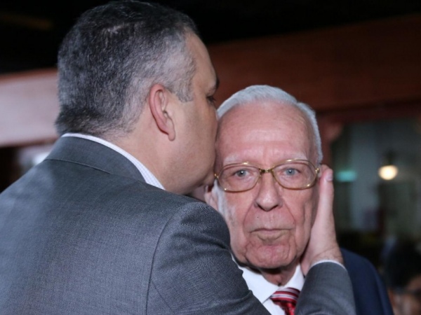 Pai de Alfredo Gaspar morre vítima de Covid-19 em Maceió