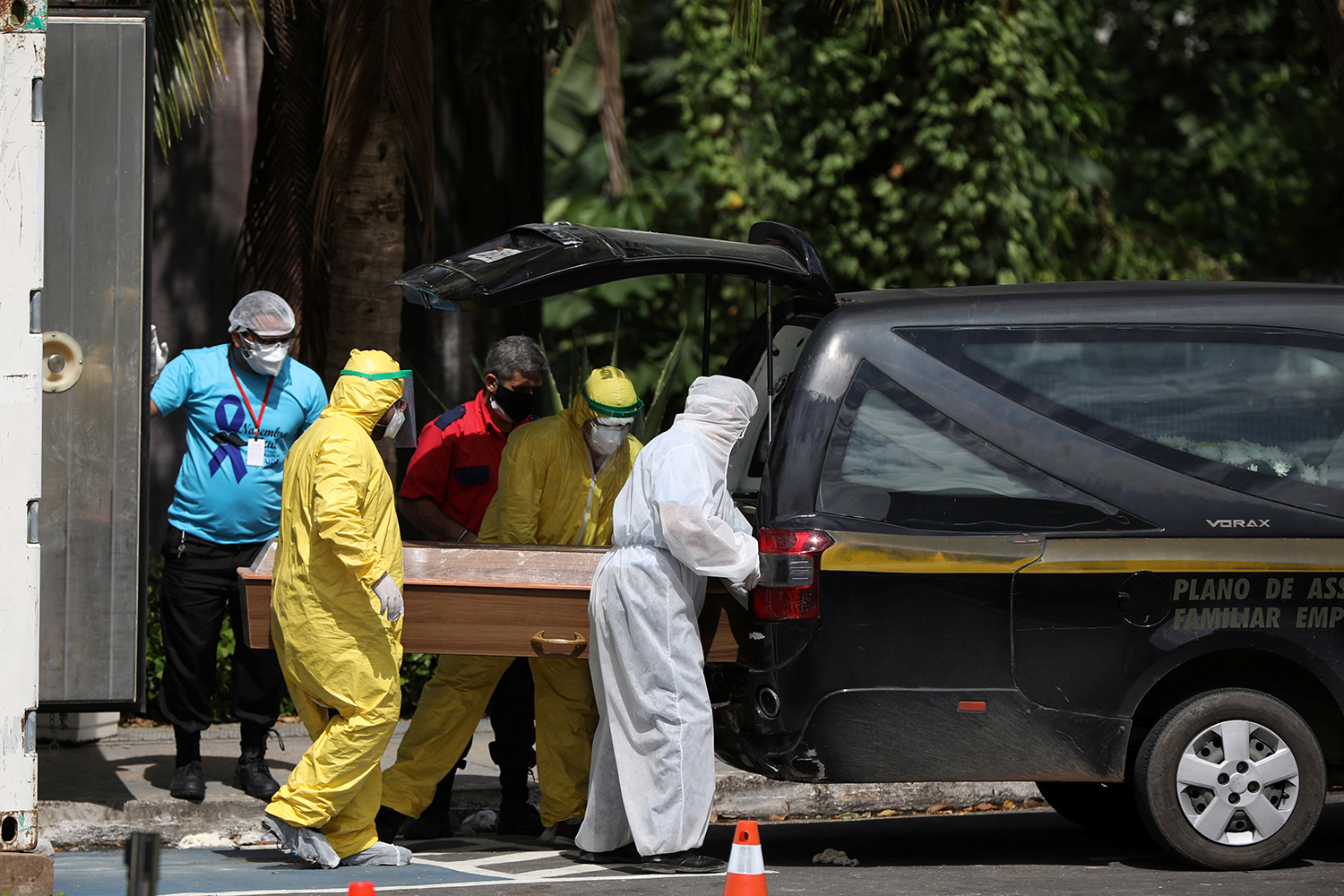 Levantamento dos veículos de imprensa mostra 41.058 mortes por Covid-19 no Brasil