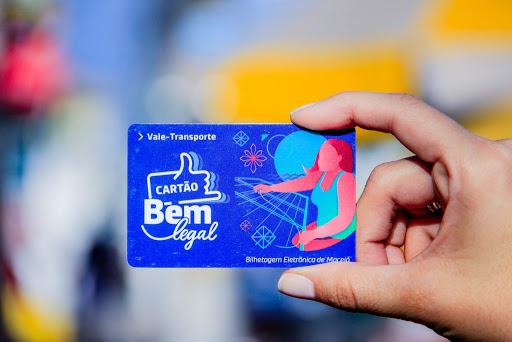 SMTT instala ponto fixo de recarga do Bem Legal no terminal Colina