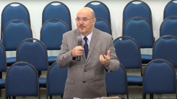 Pastor é nova indicação do presidente para o ministério da educação