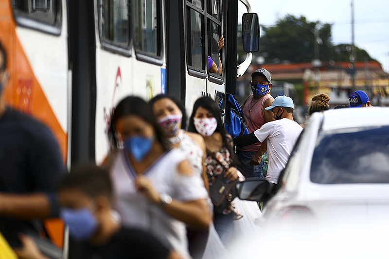 Alagoas confirma mais 843 casos de Covid-19 em 24 horas