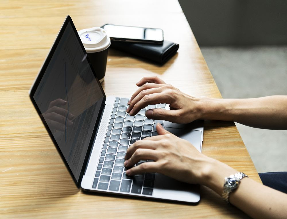 Pitágoras oferta mais de 120 cursos de extensão gratuitos e EAD