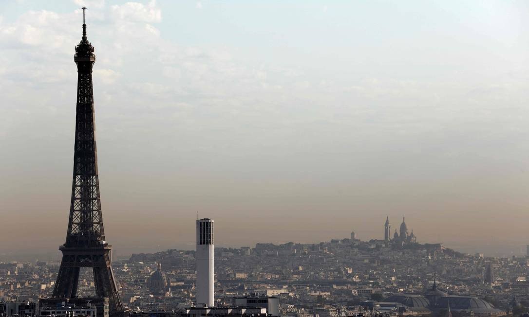 Após ameaça de bomba Torre Eiffel é evacuada