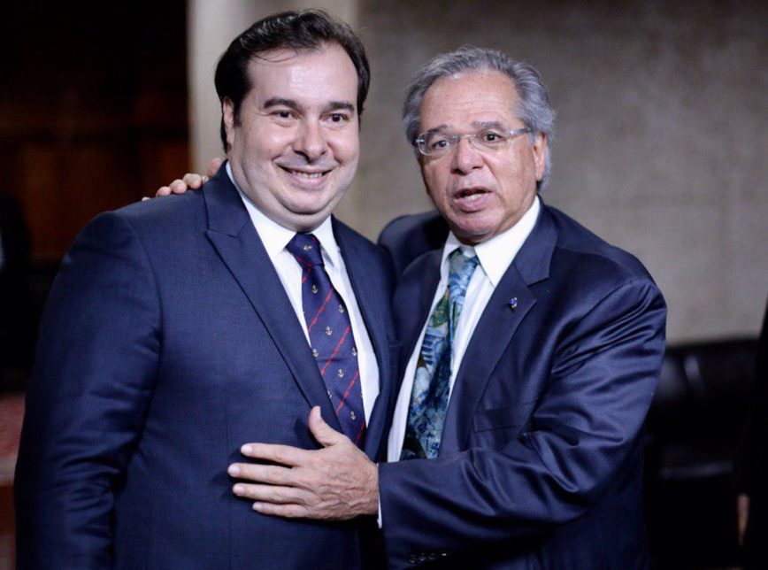 Renan media conversa entre Paulo Guedes e Rodrigo Maia