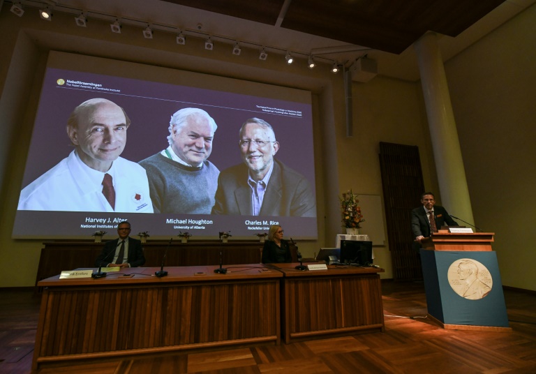 Cientistas que identificaram vírus da Hepatite C ganham Nobel