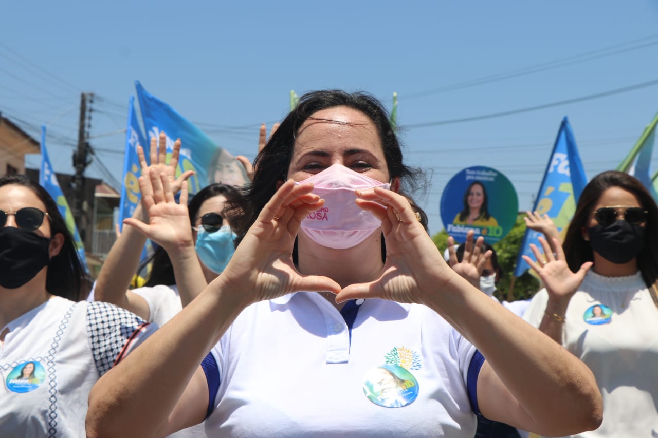 Fabiana percorre Brasília na manhã deste sábado
