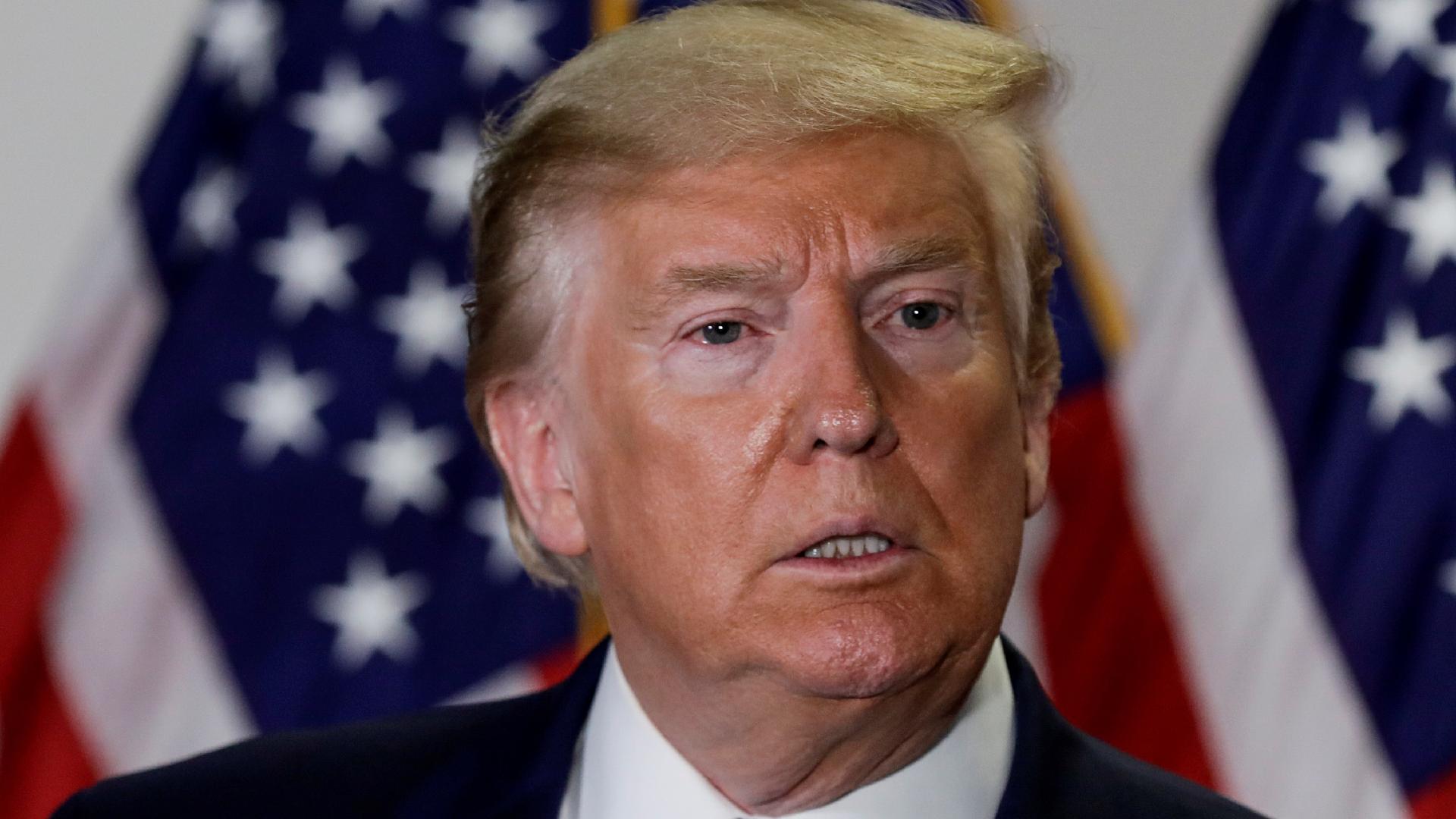 Twitter e Facebook rotulam publicações de Trump durante as eleições