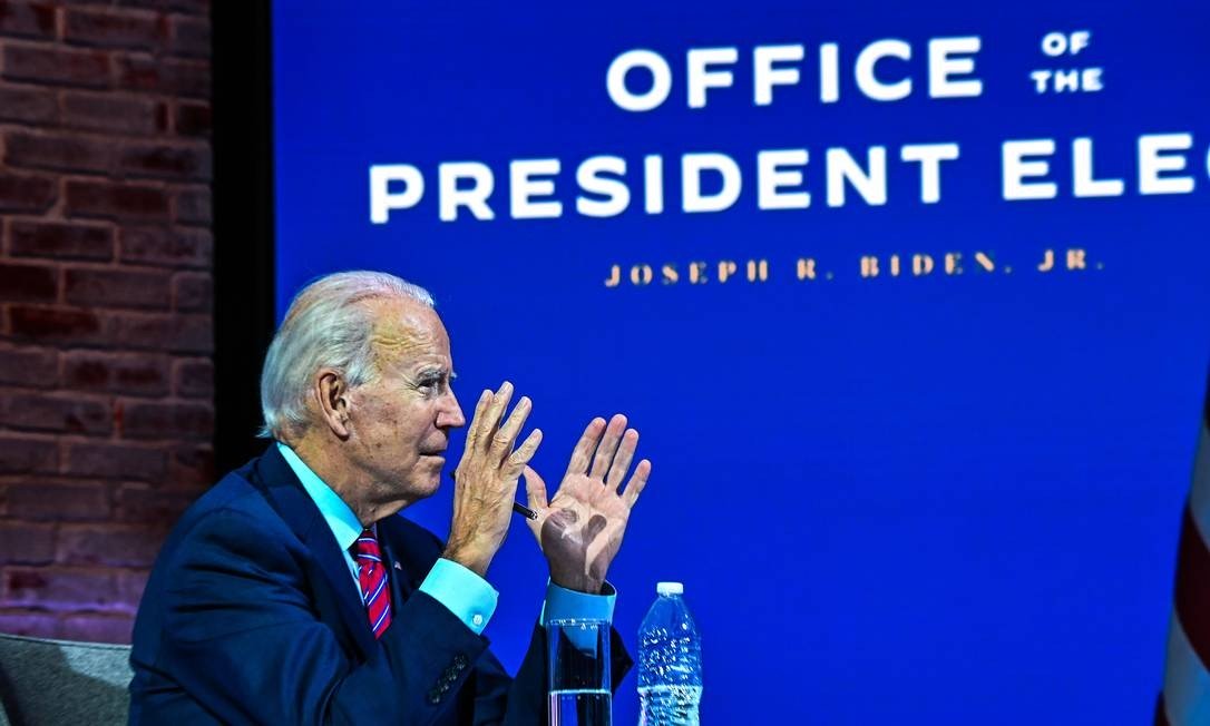 Processo de transição do poder para Biden é autorizado por Trump