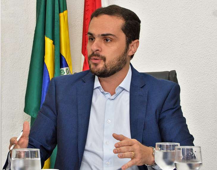 Secretário estadual de saúde anuncia vacina da Covid-19 para fevereiro