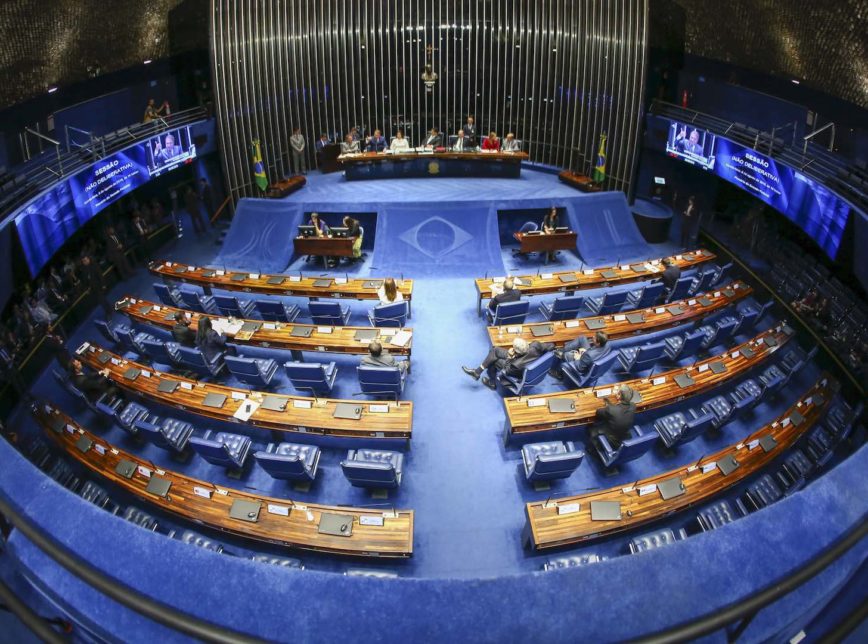 Senado aprova projeto que pune abordagens motivadas por preconceito