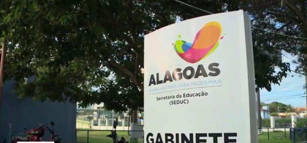 É estabelecido que ano letivo 2020 deve ser cumprido até o final de 2021