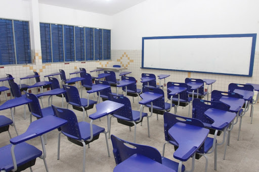 Governo anuncia volta às aulas em 21 de janeiro