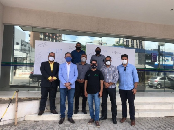 Corretores protestam contra atraso na expedição da guia do ITBI