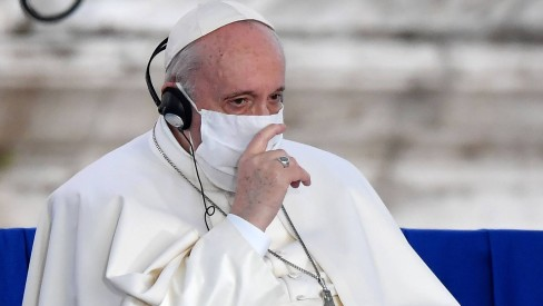 Papa defende que países compartilhem vacinas contra Covid-19