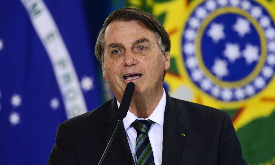 Segundo Bolsonaro a vacina tem impacto que precisa ser revisto