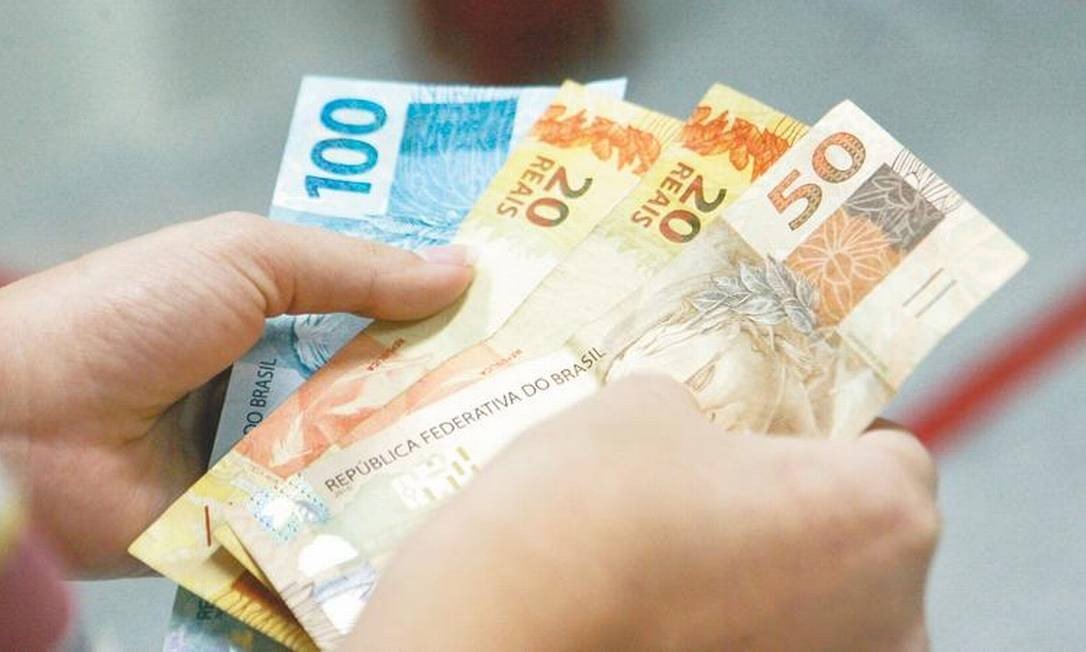 Salário mínimo passa a valer R$ 1.100 a partir desta sexta