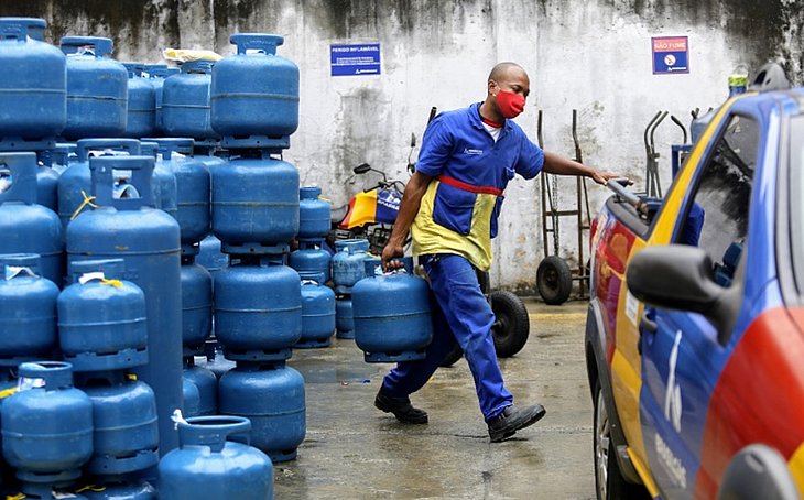 Gás de cozinha: Preço do botijão pode chegar a R$ 98