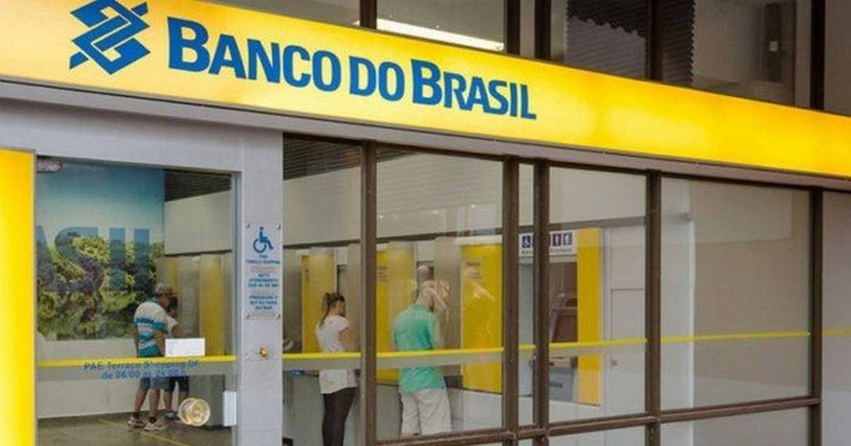 Banco do Brasil deve ressarcir e indenizar cliente por cobrança de manutenção de conta