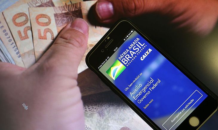 Projeto pode prorrogar auxílio emergencial até abril com valor de R$ 600