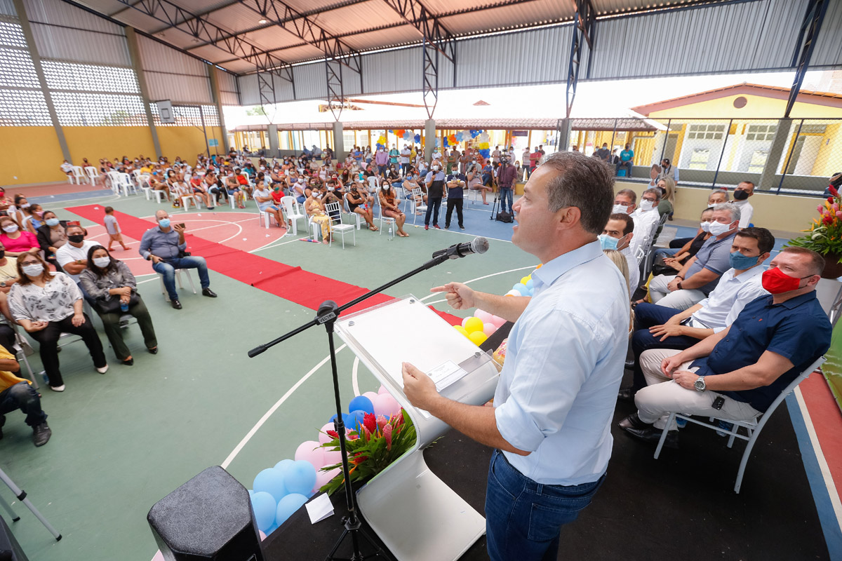 Governo de Alagoas inicia entrega do Cartão CRIA
