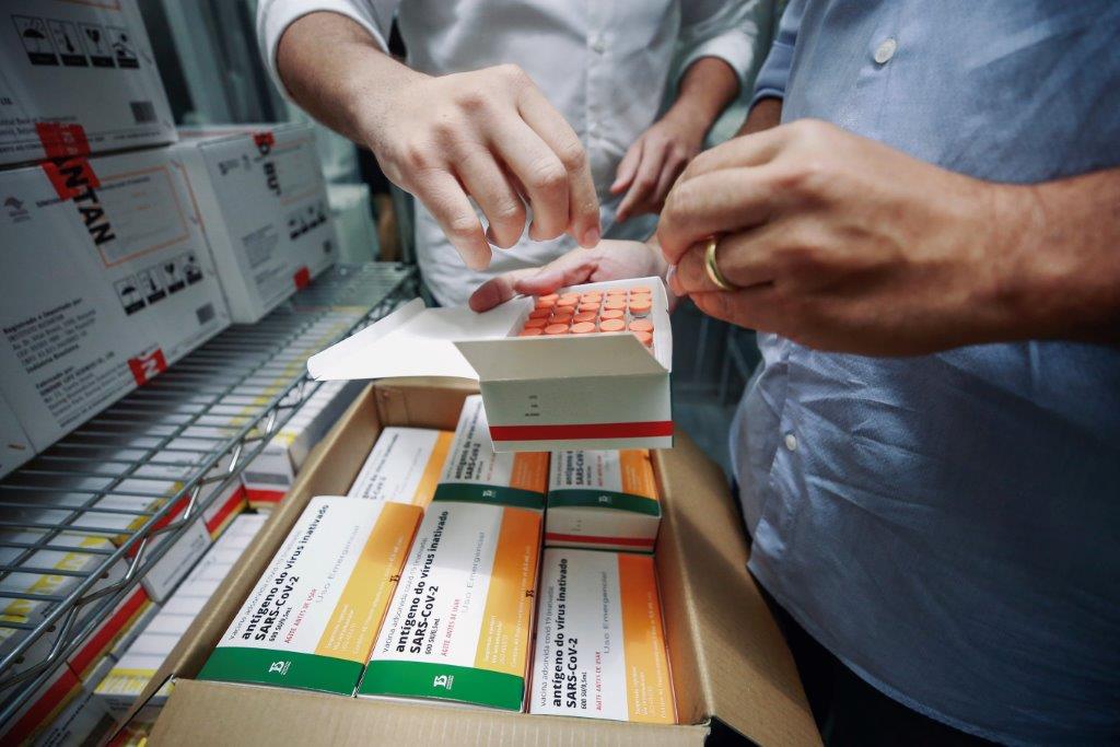 Alagoas vai receber 34 mil novas doses da vacina Coronavac