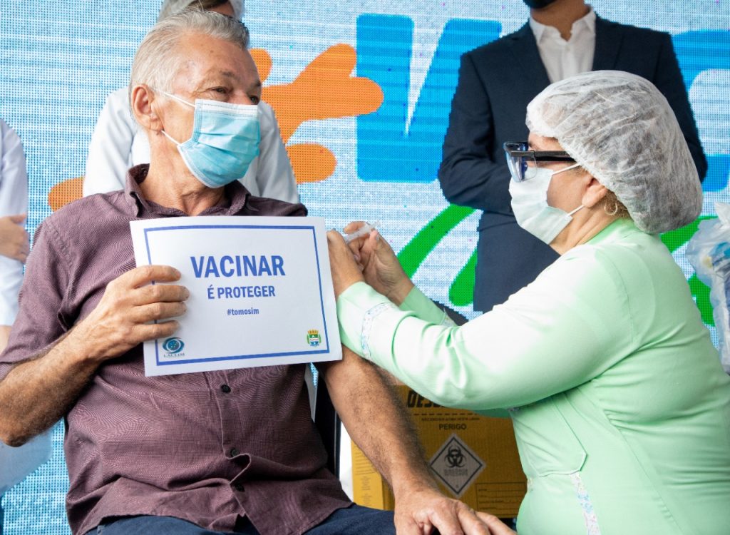 Vacinação em Alagoas é ampliada para idosos a partir de 79 anos