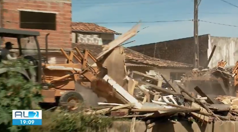 Prefeitura de Maceió desaloja 100 pessoas em situação de vulnerabilidade