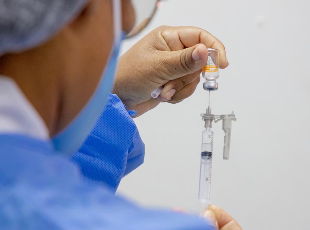 Vacinação de idosos a partir de 79 anos tem início na segunda (1º)