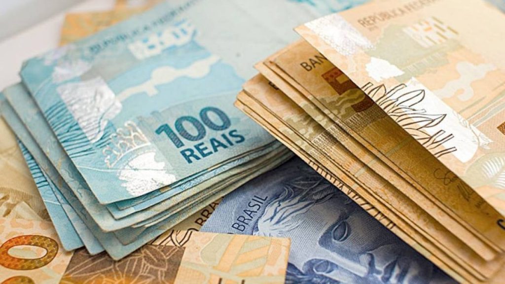 Brasil sai de lista das 10 maiores economias do mundo e cai para a 12ª posição