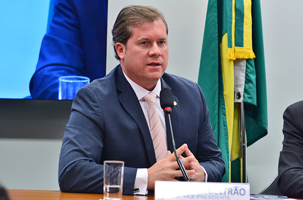 Marx Beltrão pede apoio para o Programa do Leite e PAA alimentos