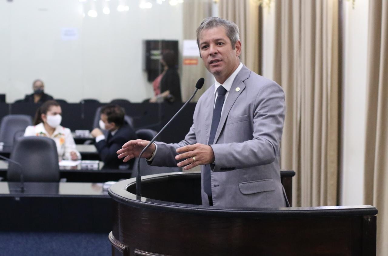 Deputado sugere extensão do horário de funcionamento de restaurantes