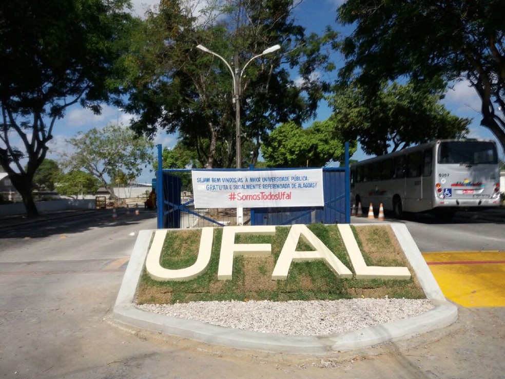 Ufal enfrenta grave crise financeira