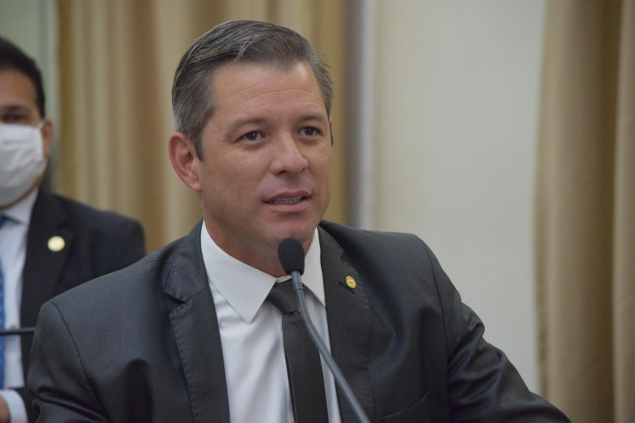 Deputado questiona adoção do toque de recolher em Alagoas