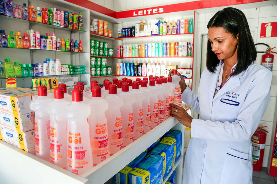 Trabalhadores de supermercados e farmácias podem ser vacinados contra Covid-19 em AL