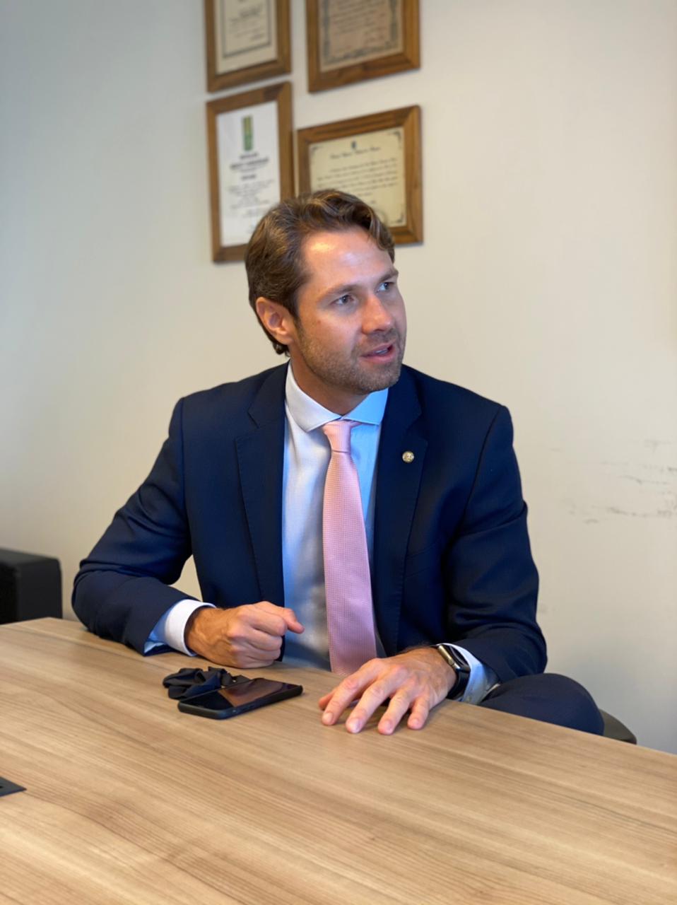 Pedro Vilela apresenta emenda para permitir venda direta de etanol