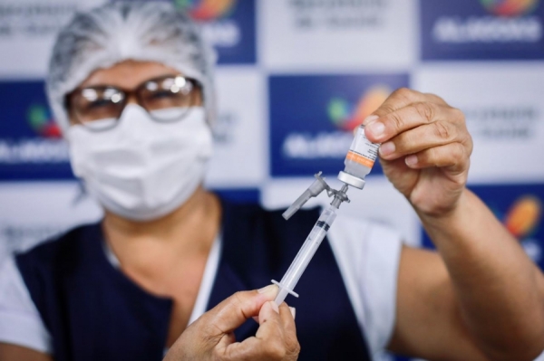 Alagoas é o segundo estado com maior percentual de idosos vacinados contra a Covid