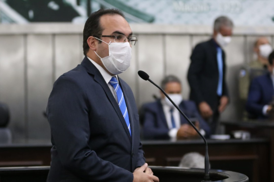 Deputado acusa governo de Alagoas de interferir na vacinação contra a Covid-19 em Maceió
