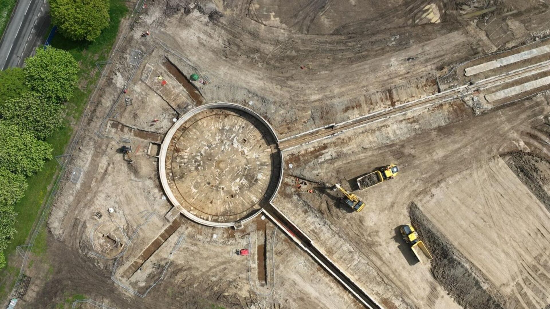 Arqueólogos descobrem esconderijo com 500 balas de canhão medievais na Bélgica