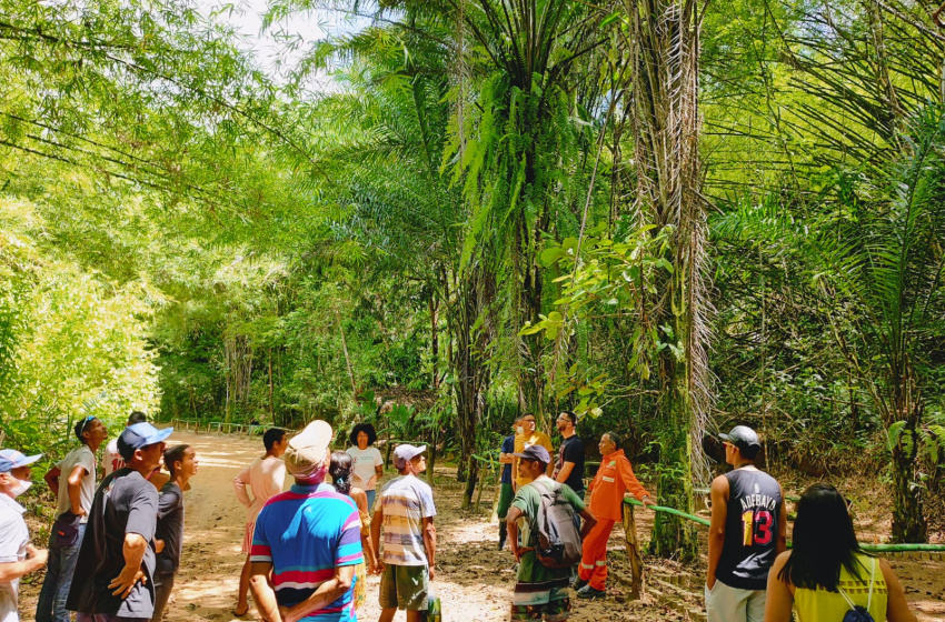 Pessoas em situação de rua aproveitam dia de lazer no Parque Municipal