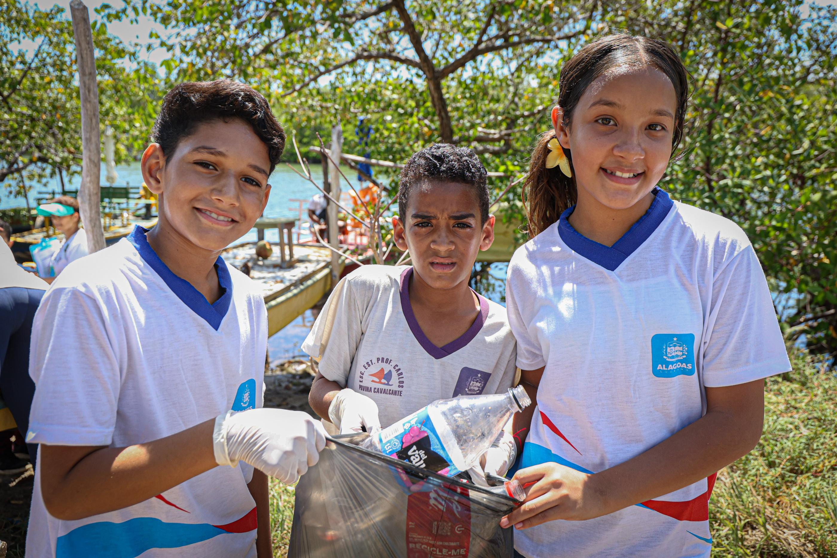 Ação educativa mobiliza população para cuidados com o Rio Meirim