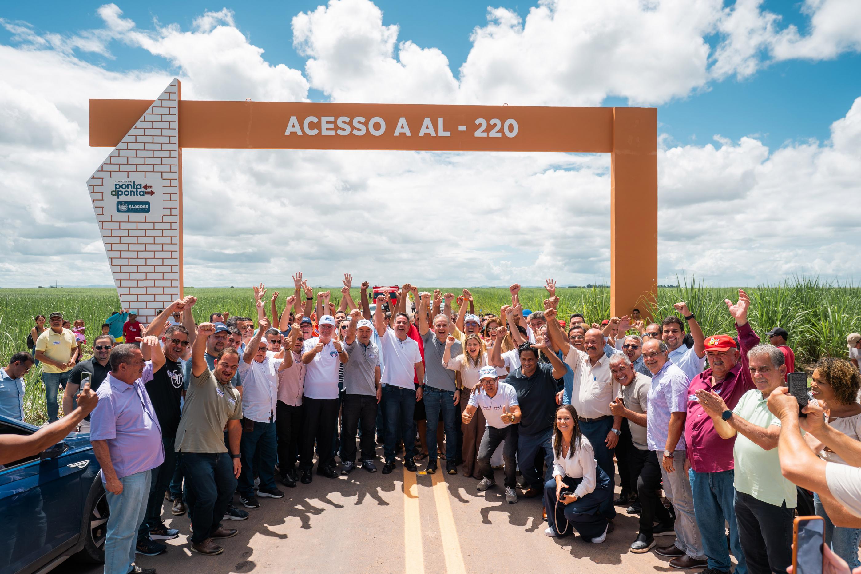 Governo de Alagoas entrega estrada que liga povoados de Junqueiro à BR-101