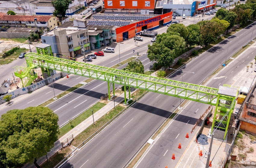 Instalação de passarela interditará trecho de avenida em Maceió