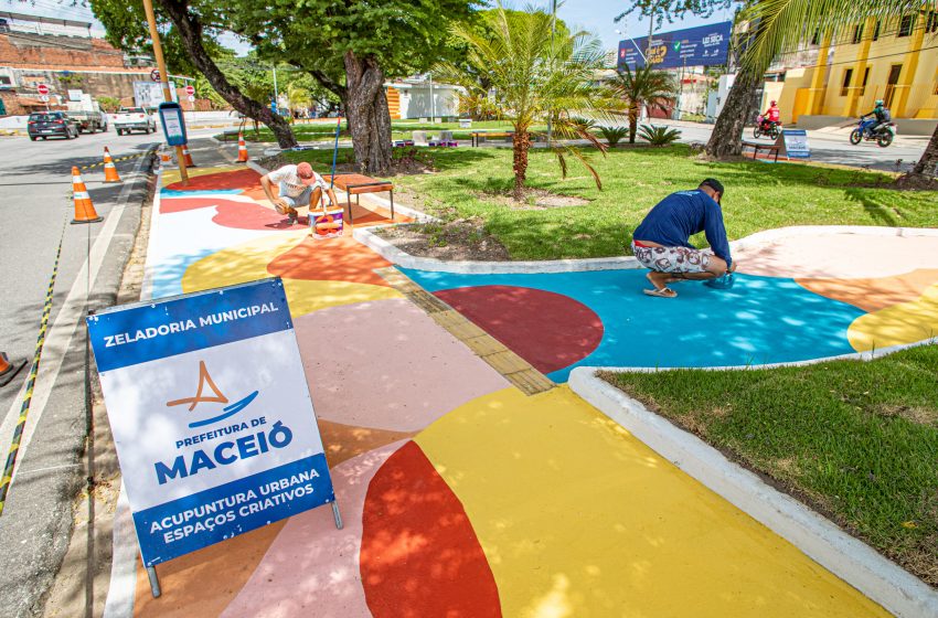 Bomba da Marieta recebe pintura artística após reforma de calçadas e troca de bancos