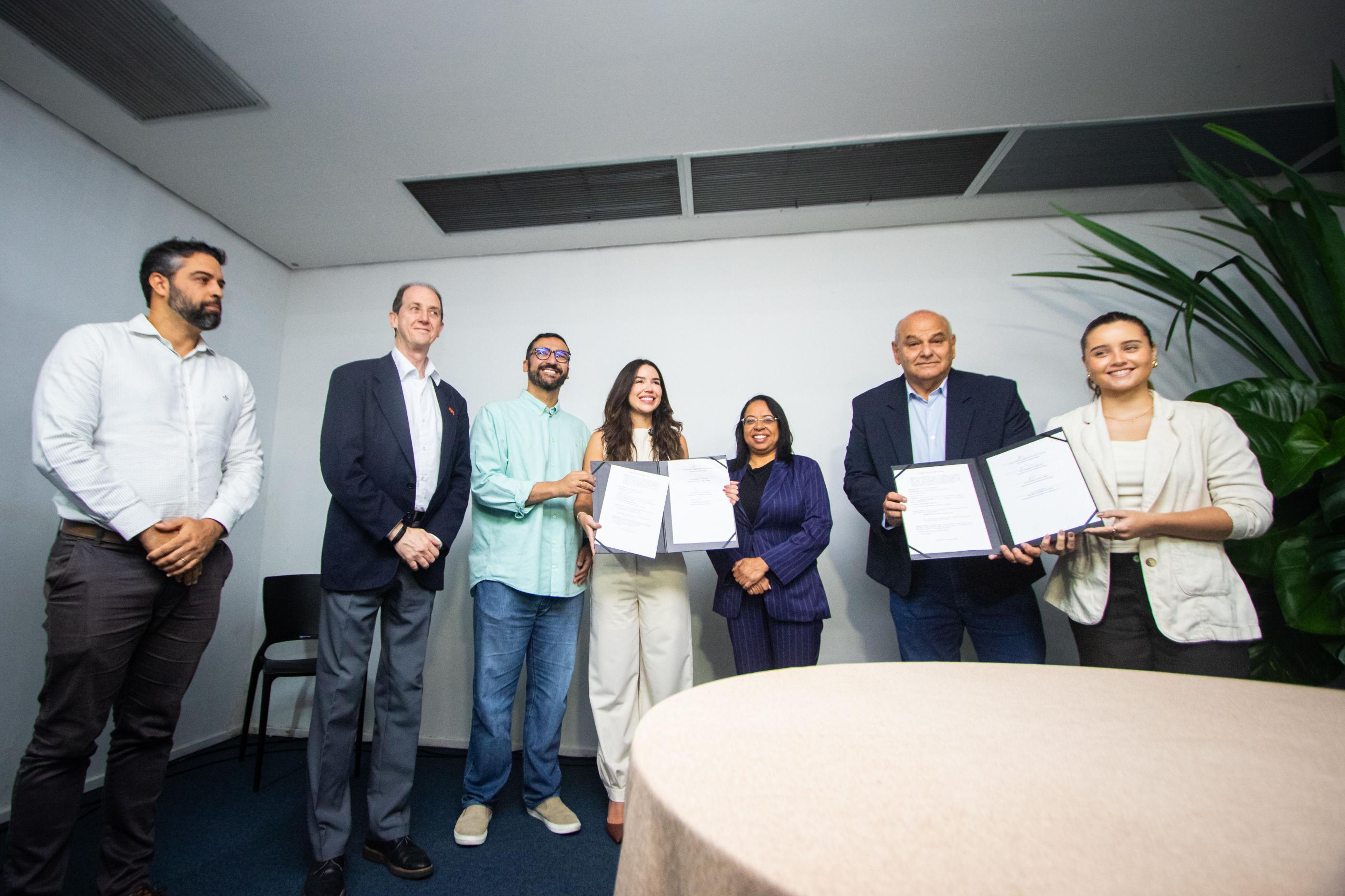 Governo de Alagoas renova parceria estratégica com Azul e Gol