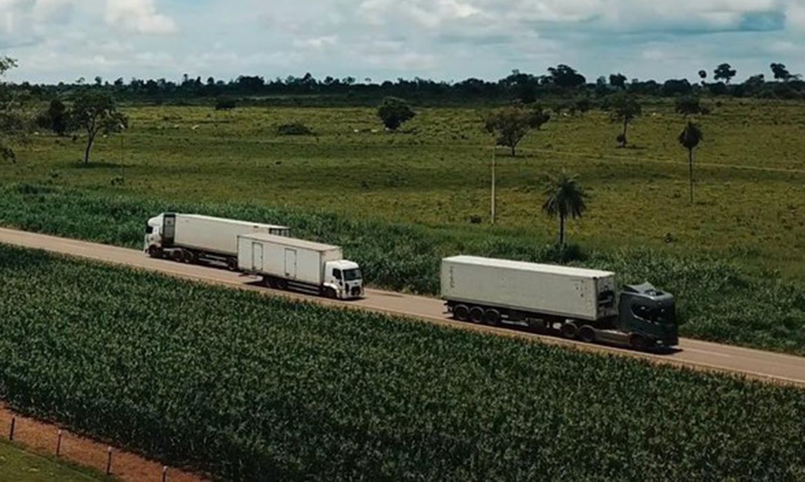 Setor de serviços avança 0,1% em fevereiro e atinge novo recorde histórico