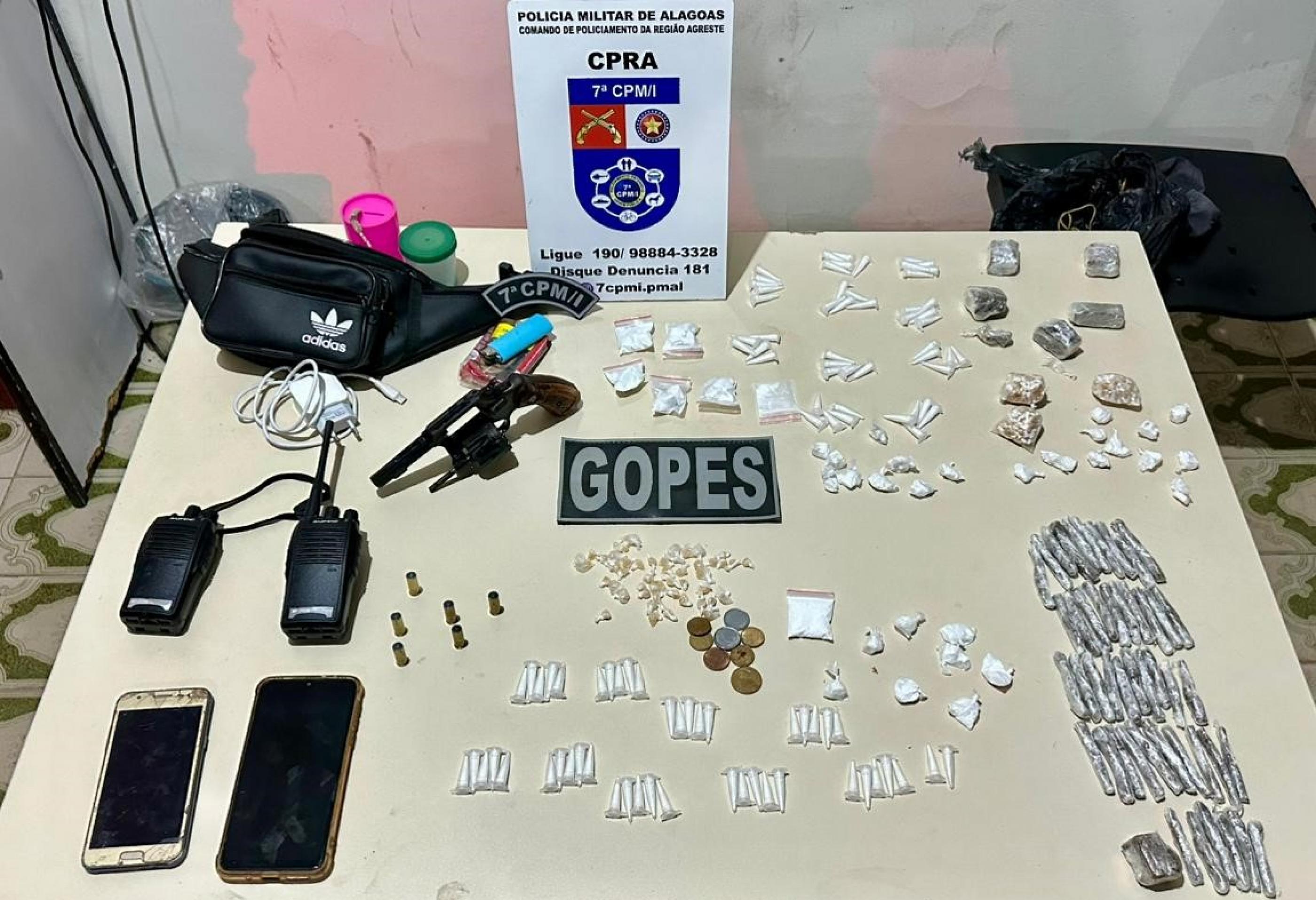 PM-AL apreende arma, drogas e munições e recupera produtos de furto no interior do estado